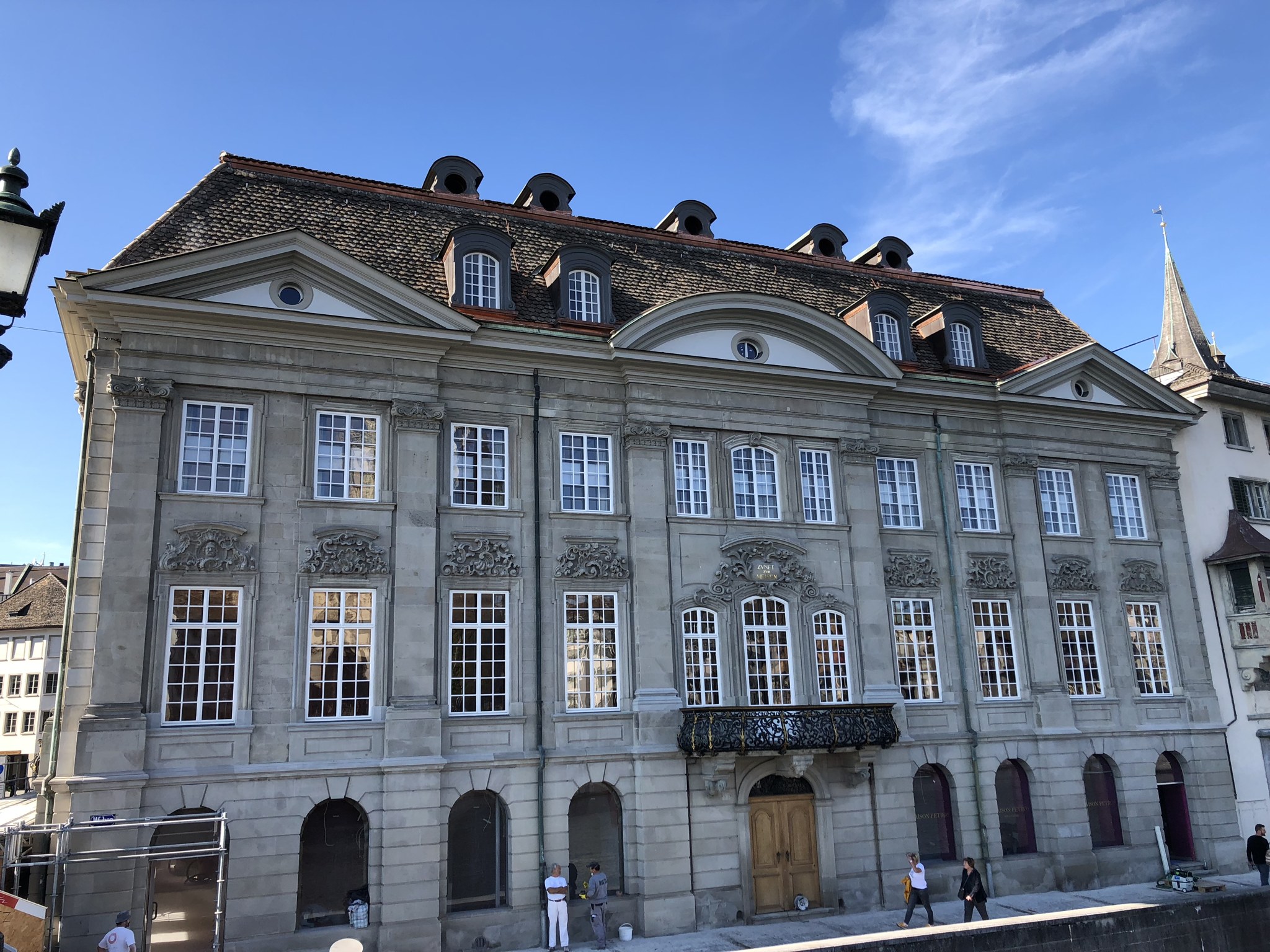 Fassade des Zunfthauses zur Meisen in Zürich